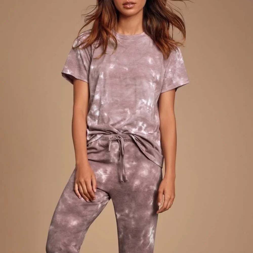 Lulu’s Cozy Livin' Mauve Purple Tie-Dye Tee Size Medium NWT - Picture 2 of 11